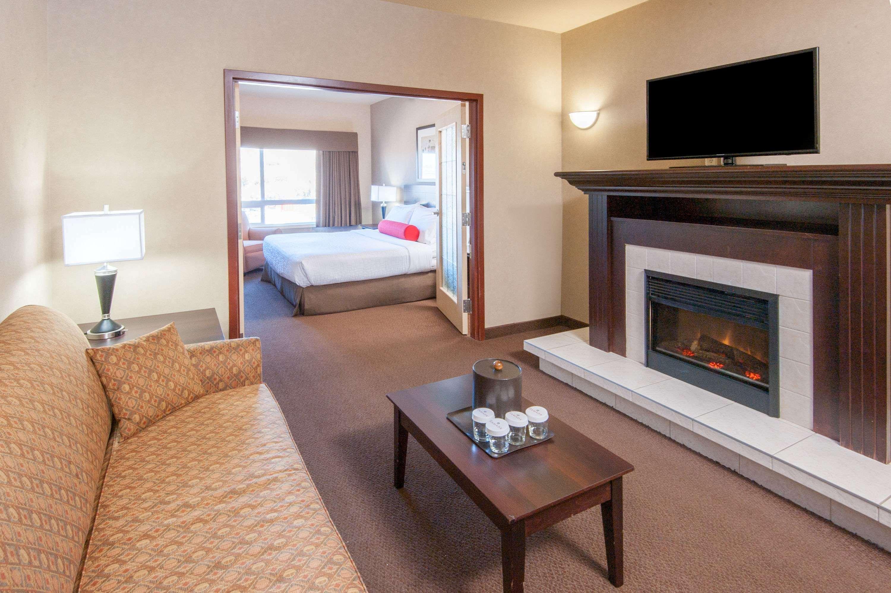 Ramada By Wyndham Drumheller Hotel & Suites Exterior foto
